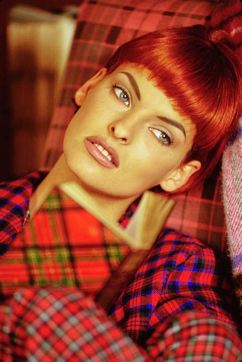 linda evangelista short red hair.